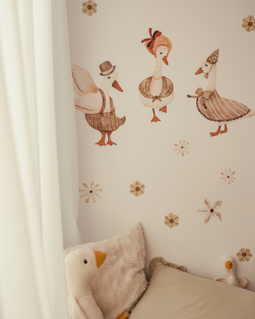 imagine autocolant textil perete gascute