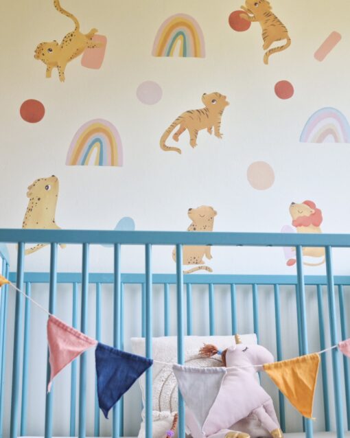 camera de copii decorata cu autocolantele de perete cu tigrisori