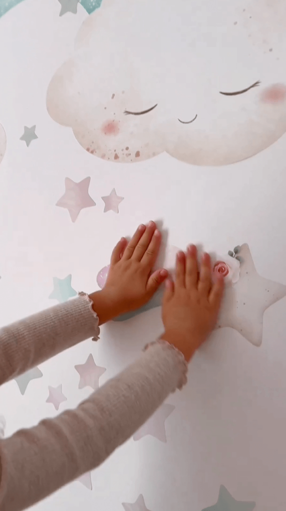 autocolant perete textil murale curcubeu printre stele